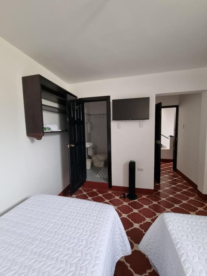 Casa Capirucho Hotel Antigua ภายนอก รูปภาพ