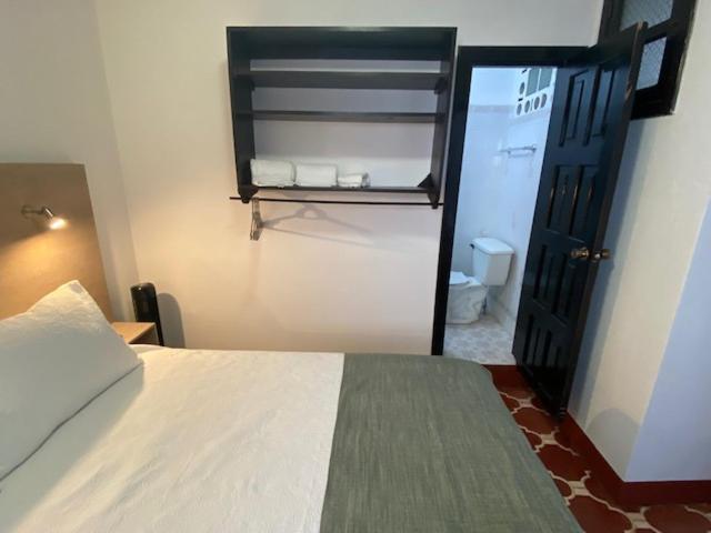 Casa Capirucho Hotel Antigua ภายนอก รูปภาพ