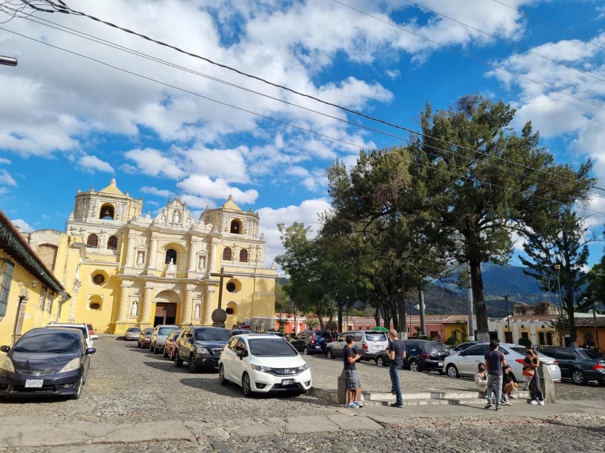 Casa Capirucho Hotel Antigua ภายนอก รูปภาพ