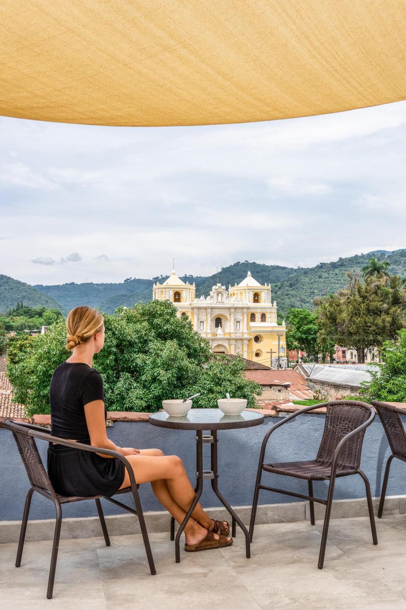 Casa Capirucho Hotel Antigua ภายนอก รูปภาพ