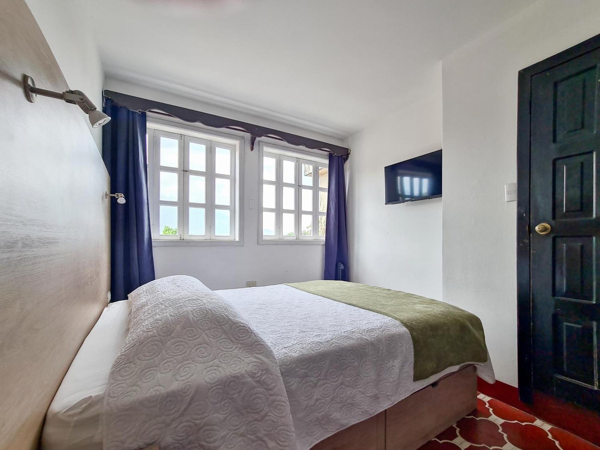 Casa Capirucho Hotel Antigua ภายนอก รูปภาพ