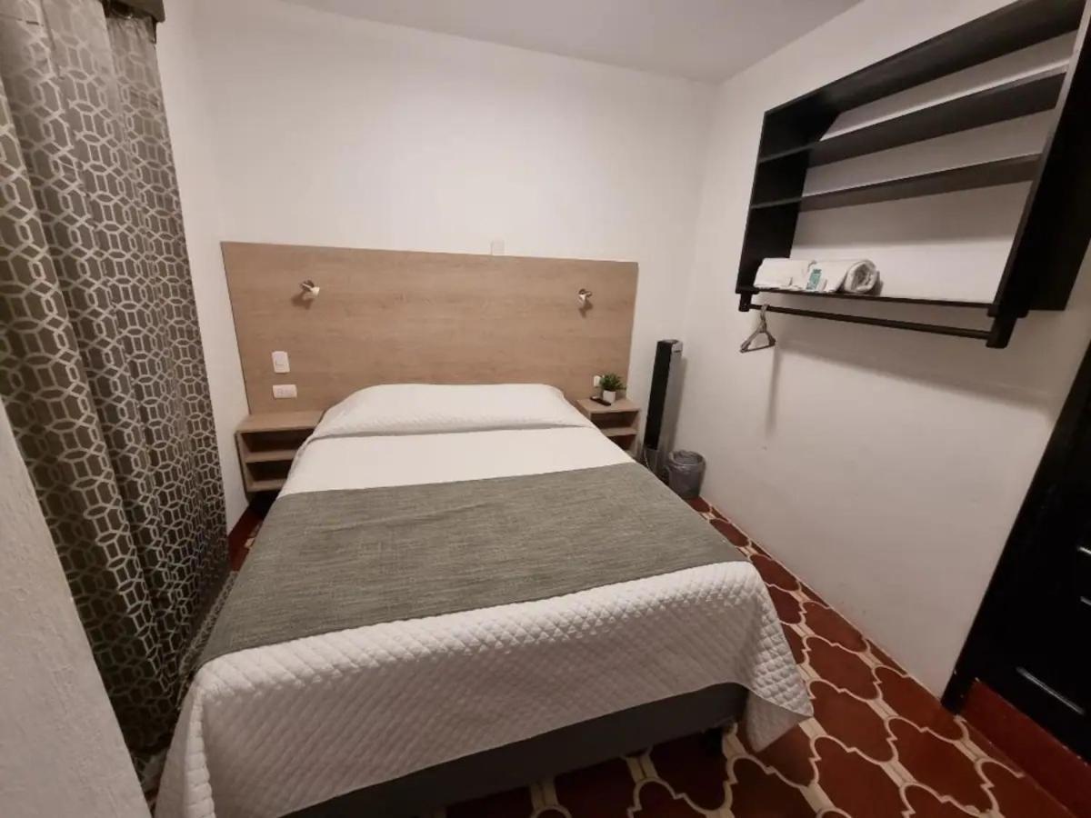 Casa Capirucho Hotel Antigua ภายนอก รูปภาพ